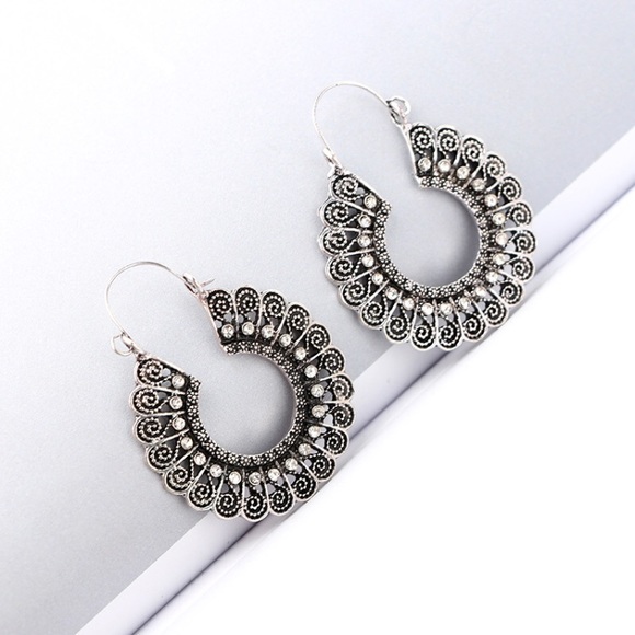 ♛ Bohemian Princess Crystal Earrings - Picture 5 of 8